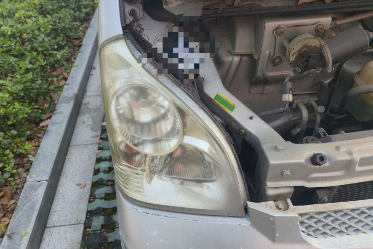 五菱汽车 五菱荣光 2011款 1.2L标准型车身外观8