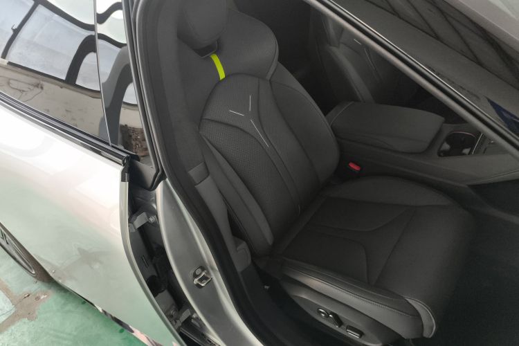 小鹏P7 2025款 702 长续航 Ultra局部细节41