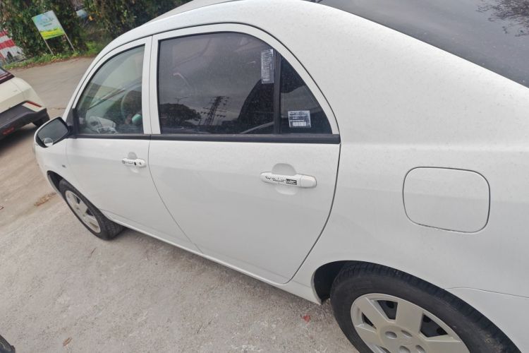 比亚迪F3 2015款 节能版 1.5L 手动舒适型车身外观4