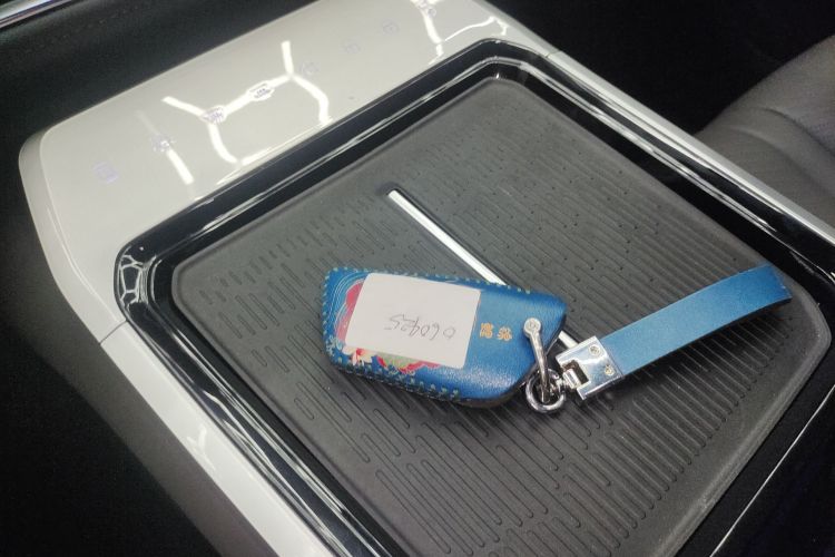 上汽大通MAXUS 大家7 2024款 超混 超长续航版 臻享版中控内饰7001