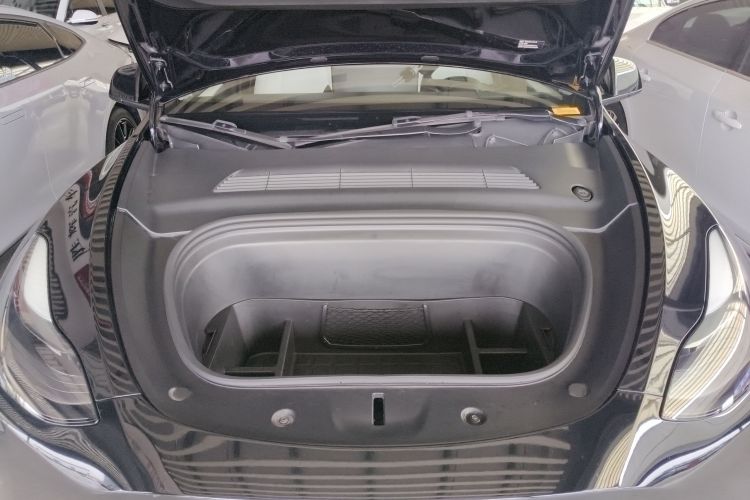 特斯拉 Model Y 2021款 长续航全轮驱动版 3D7局部细节24