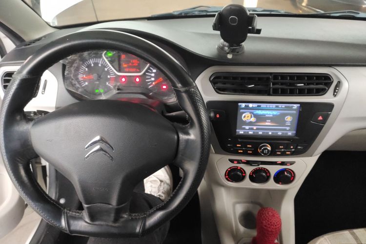 雪铁龙 爱丽舍 2014款 1.6L 自动舒适型中控内饰7002