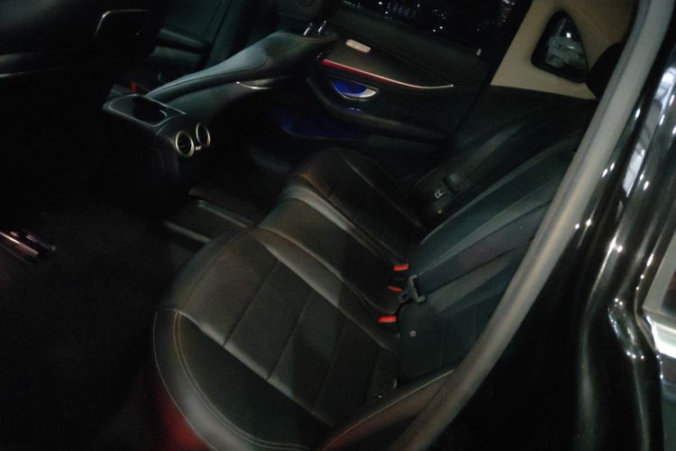 奔驰E级 2018款 E 200 L 运动型中控内饰7004