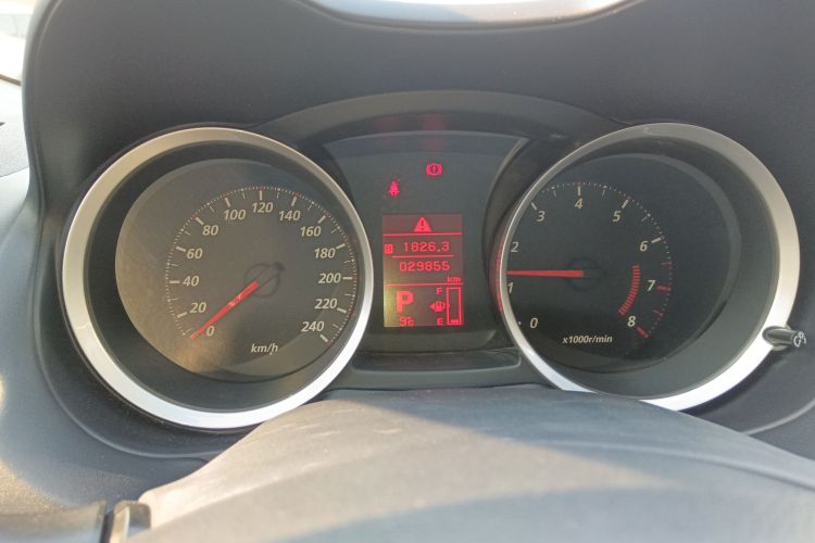 三菱 翼神 2016款 1.8L CVT黑白复刻版中控内饰14