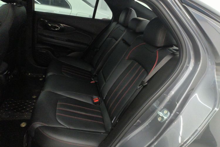 广汽传祺 影豹 2023款 270T DCT J16版中控内饰7004