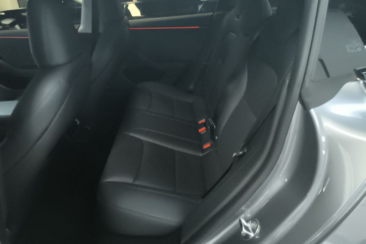 特斯拉 Model 3 2023款 长续航全轮驱动版中控内饰7004