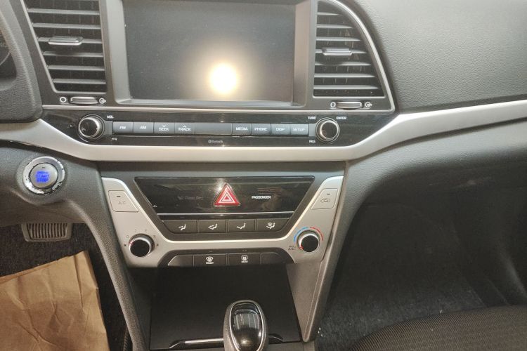 现代 领动 2016款 1.6L 自动智炫·精英型中控内饰16