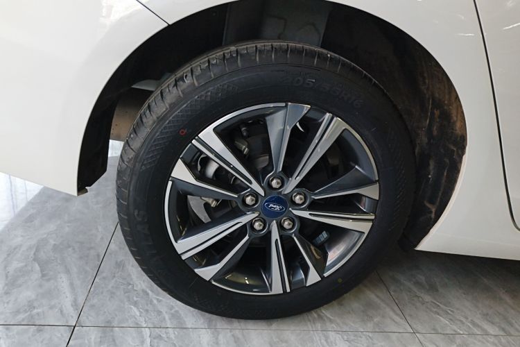 福特 福睿斯 2021款 1.5L 自动钻石版车身外观6008