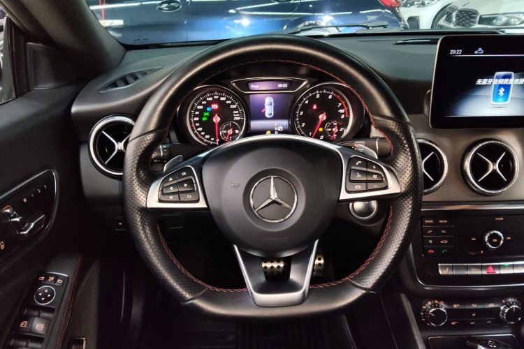 奔驰CLA 2018款 CLA 220 4MATIC中控内饰13