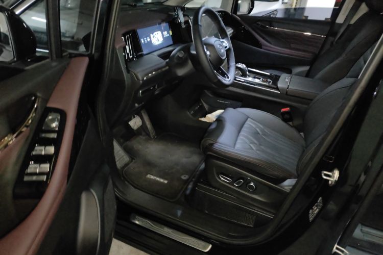 广汽传祺 传祺M8 2024款 大师系列 400T 至尊版中控内饰20