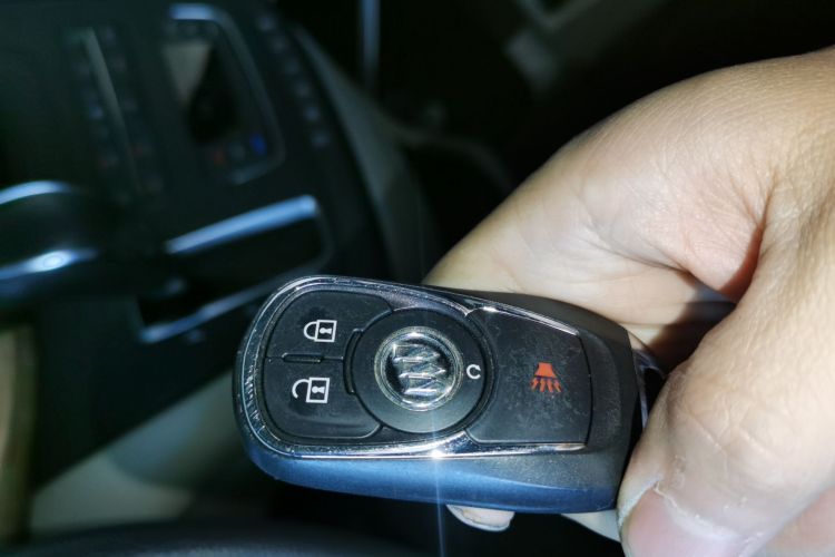 别克GL8 2017款 ES 28T 舒适型 国V中控内饰7001