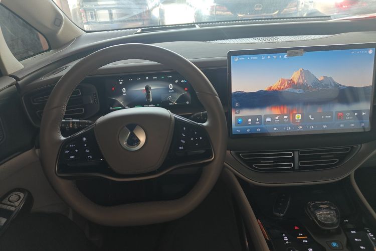 腾势D9 2022款 DM-i 970 四驱旗舰型中控内饰7002