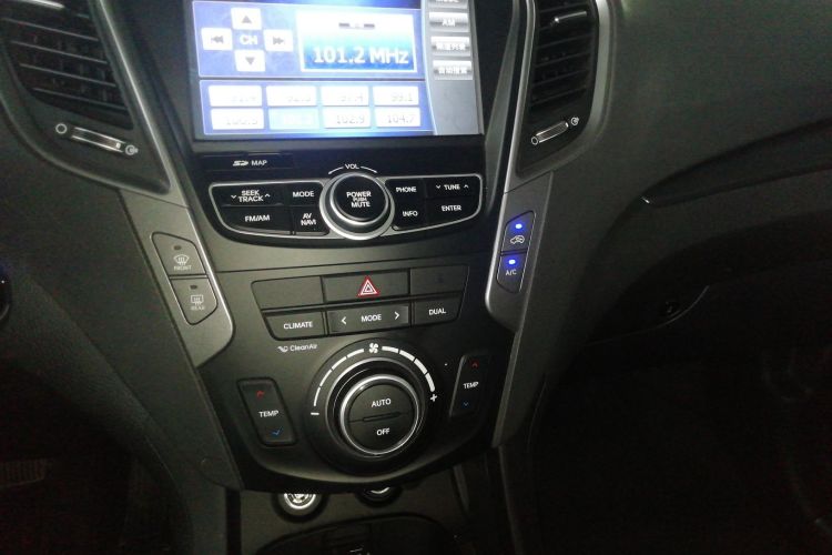 现代 胜达 2015款 2.0T 自动四驱智能型 5座局部细节16