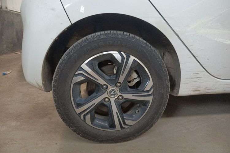 长安欧尚 奔奔E-Star 2022款 清心版 多彩款 磷酸铁锂车身外观6008