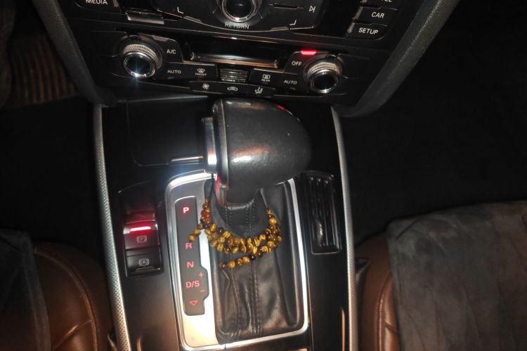 奥迪A4L 2015款 45 TFSI quattro个性运动型中控内饰18