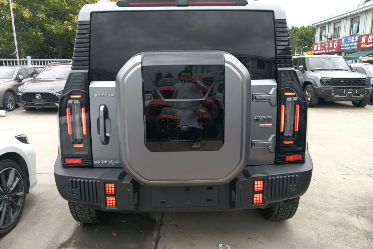 捷途旅行者 2025款 2.0TD 自动 XWD征服+车身外观6004