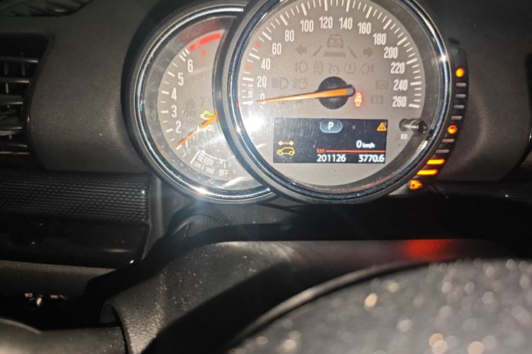 MINI Clubman 2016款 1.5T ONE 网络限量版中控内饰15