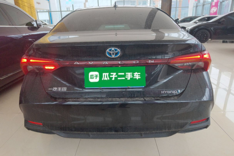 丰田 亚洲龙 2023款 双擎 2.5L 豪华版车身外观6