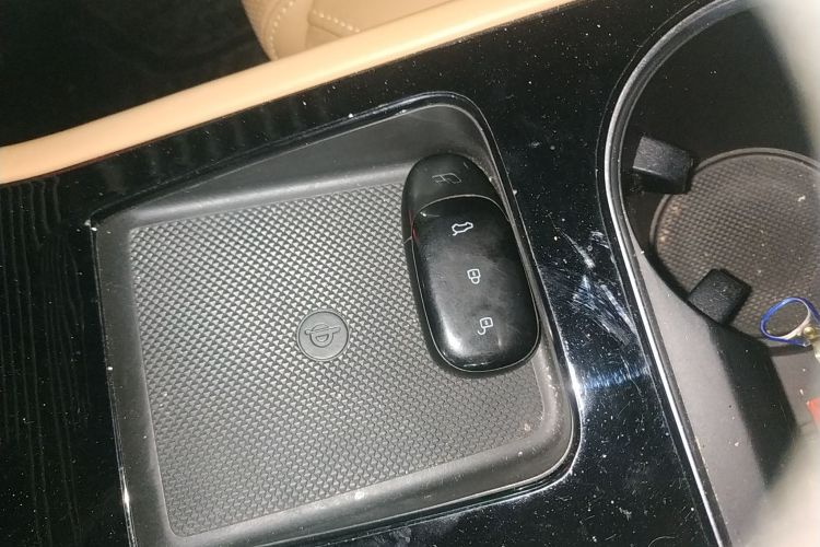 理想汽车 理想ONE 2021款 增程6座版中控内饰11