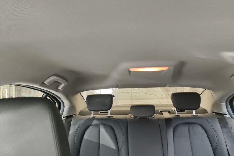 宝马1系 2019款 118i 时尚型中控内饰22