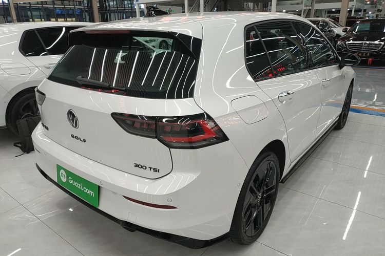 大众 高尔夫 2025款 300TSI R-Line车身外观7