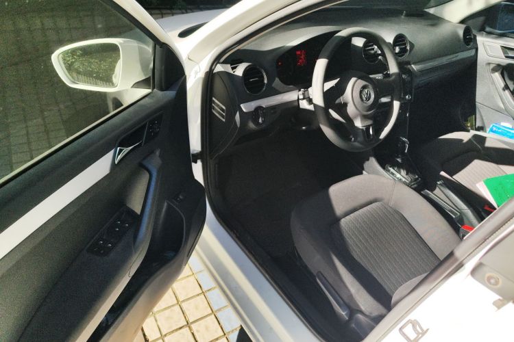 大众 捷达 2013款 1.6L 自动舒适型中控内饰20