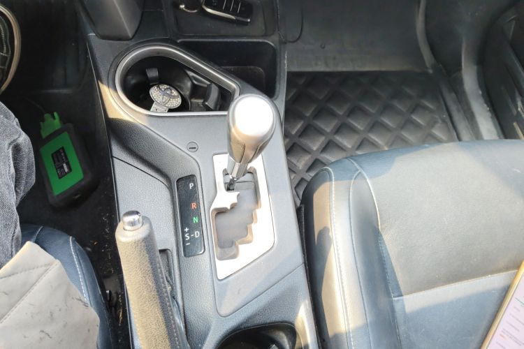 丰田 RAV4荣放 2016款 2.5L 自动四驱尊贵版局部细节18