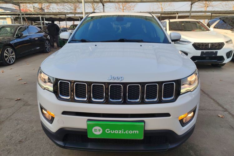 Jeep 指南者 2019款 200T 自动家享-互联大屏版车身外观2