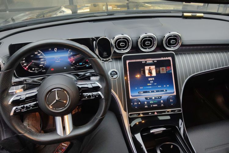 奔驰C级 2022款 改款 C 260 L 运动版中控内饰7002