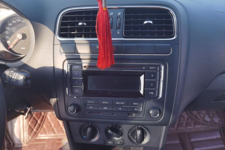 大众 Polo 2013款 1.6L 自动舒适版中控内饰16