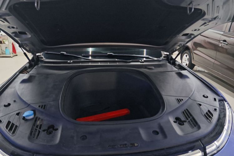 小鹏P7 2020款 670N机舱底盘24