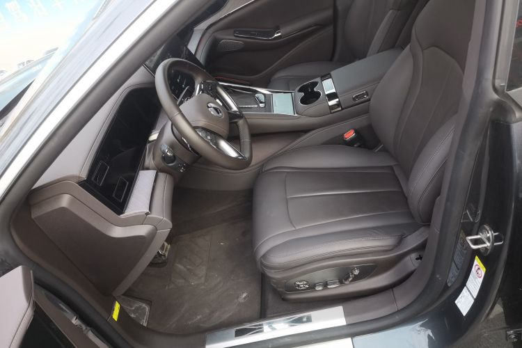 腾势Z9 2024款 1100km 四驱Ultra版中控内饰19