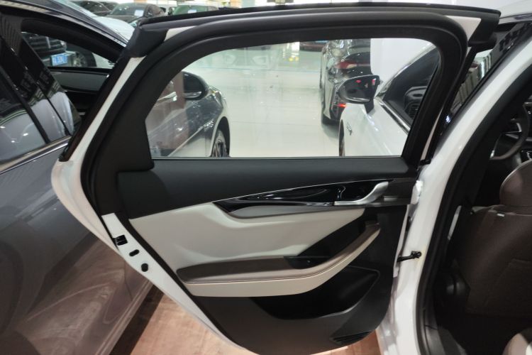 比亚迪 秦PLUS 2024款 荣耀版 DM-i 120KM领先型中控内饰49