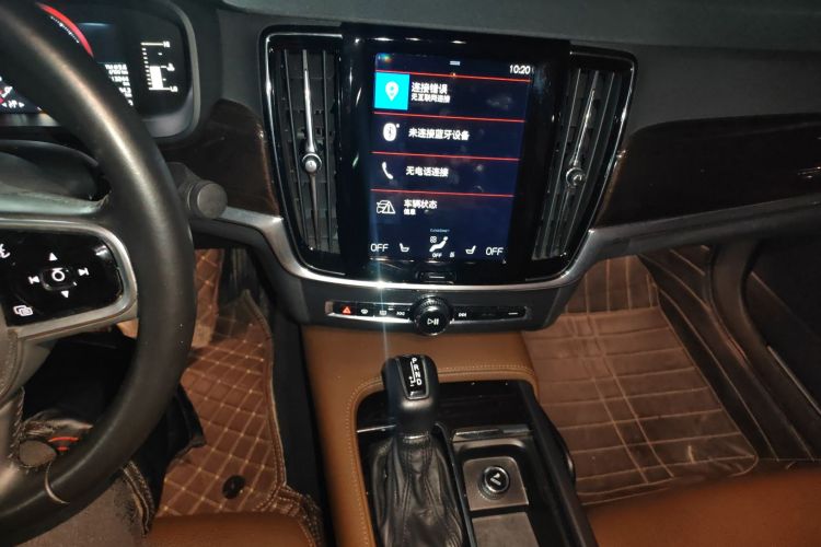 沃尔沃S90 2017款 T4 智远版中控内饰16