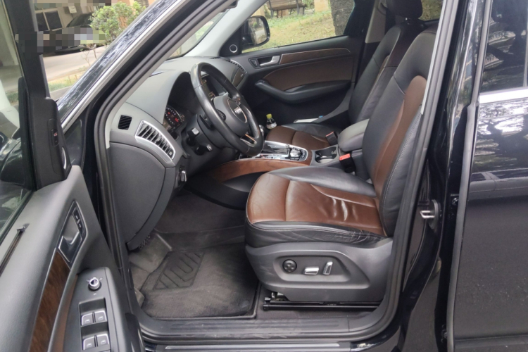 奥迪Q5 2016款 40 TFSI 舒适型中控内饰19