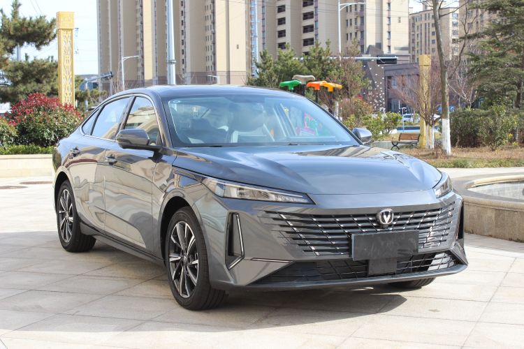 长安 逸动 2025款 蓝鲸 1.5T 500Bar旗舰型车身外观6002