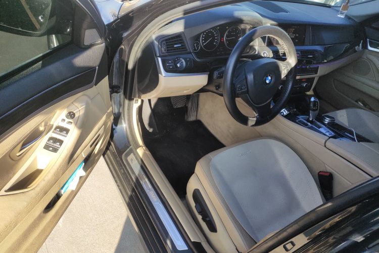 宝马5系 2014款 525Li 豪华设计套装中控内饰20