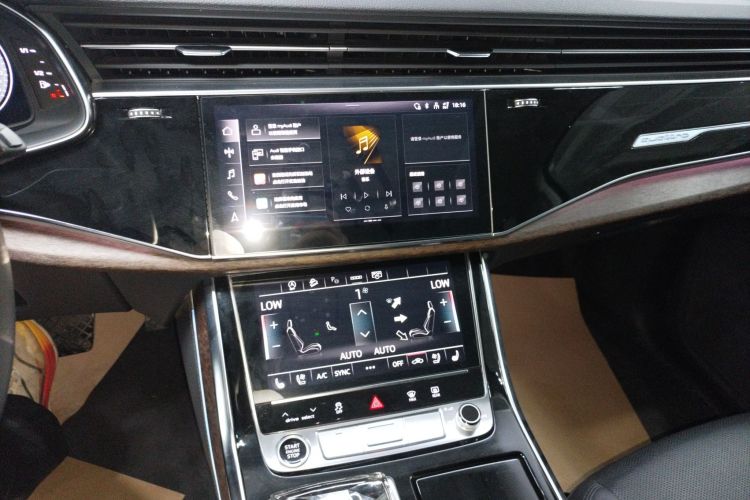 奥迪Q7 2023款 45 TFSI quattro S line运动型中控内饰16