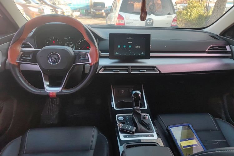 比亚迪 秦 2019款 1.5L 自动豪华型中控内饰12