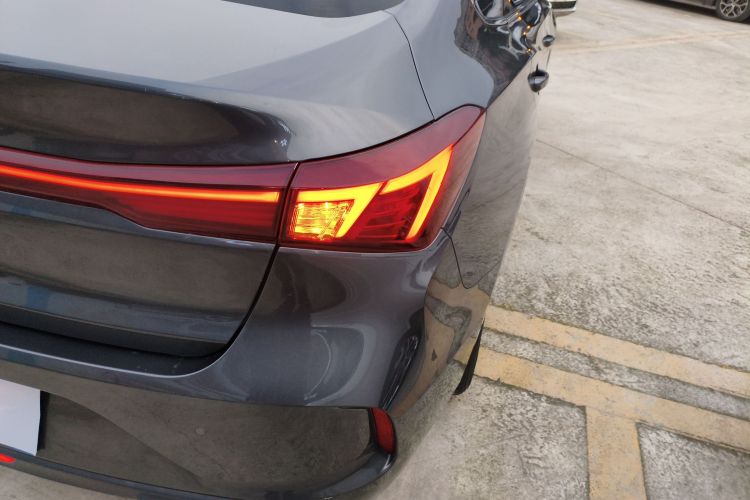 长安 逸动 2022款 PLUS 蓝鲸NE 1.4T GDI DCT尊贵版车身外观6006