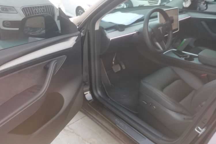 特斯拉 Model Y 2023款 后轮驱动版中控内饰20