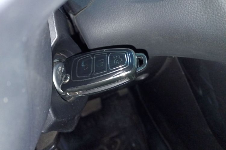 福特 福克斯 2017款 三厢 EcoBoost 125 自动超能风尚型智行版中控内饰7001