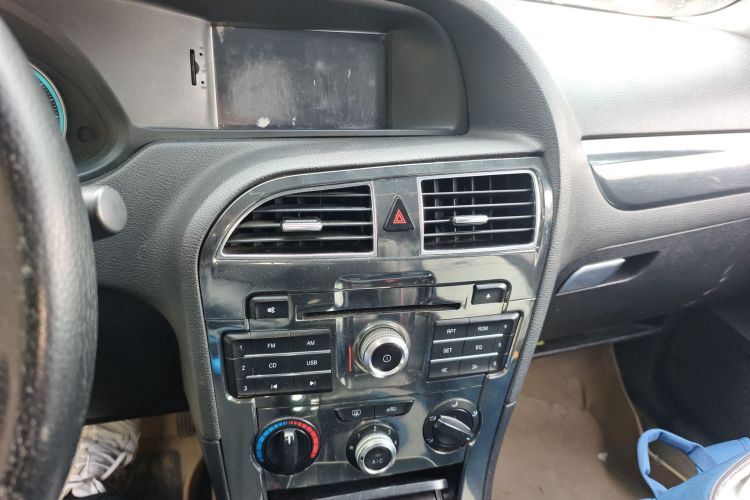 中华V5 2012款 1.5T 自动两驱运动型中控内饰16