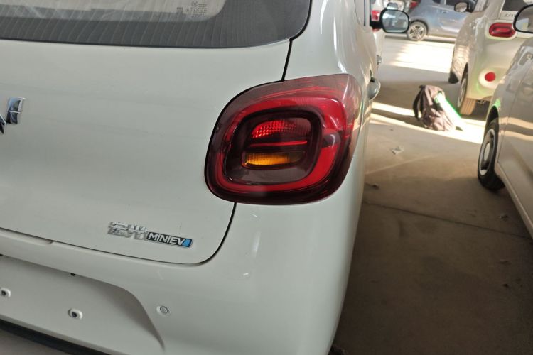 五菱汽车 宏光MINIEV 2025款 四门版 进阶款车身外观9