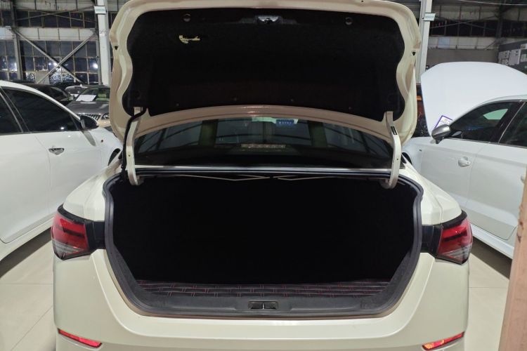 日产 轩逸 2021款 1.6L XL CVT悦享版机舱底盘23