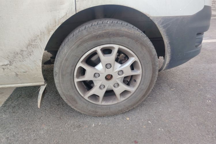 福特 全顺 2020款 2.0T汽油自动多功能商用车中轴低顶双开尾门国VI车身外观10