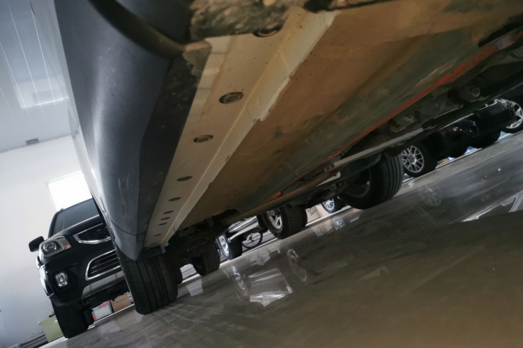 丰田 卡罗拉锐放 2023款 双擎 2.0L 先锋版局部细节9001