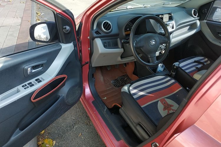 铃木 奥拓 2013款 改款 1.0L 手动舒适型中控内饰20