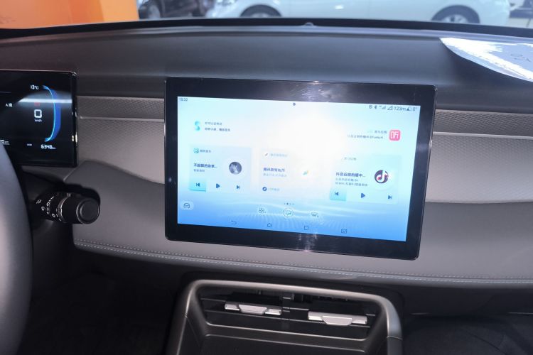 比亚迪 秦PLUS 2025款 DM-i 智驾版 55KM领先型中控内饰16