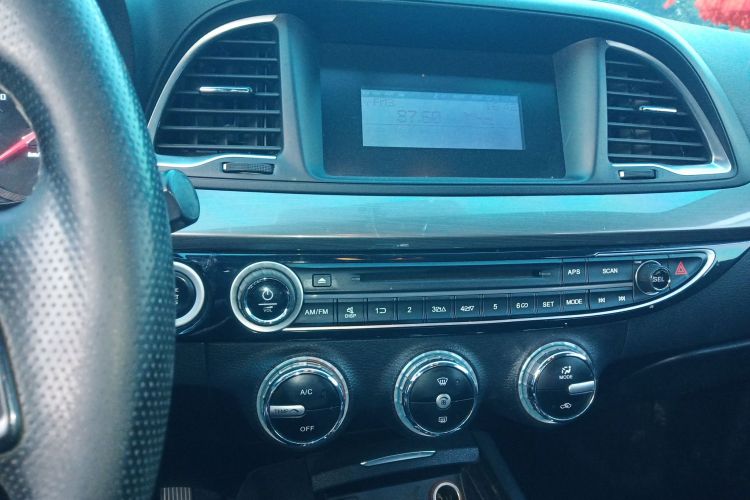 广汽传祺 传祺GA6 2016款 235T DCT精英版中控内饰16